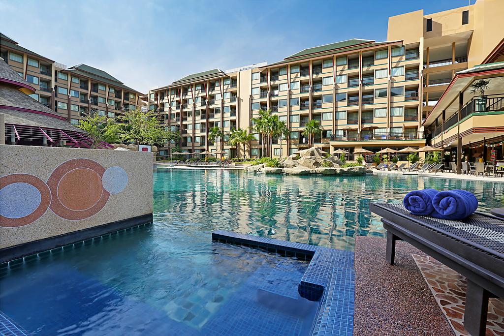 Novotel Phuket Vintage Park Resort