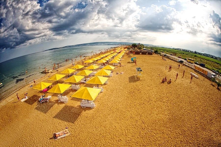 THE GOLDEN BEACH OF THEODOSIA.jpg