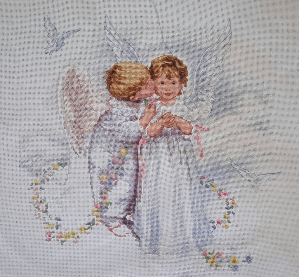 DIMENSIONS OF THE KISS OF ANGEL 30 CM X 30 CM. 35134-DMS.jpg