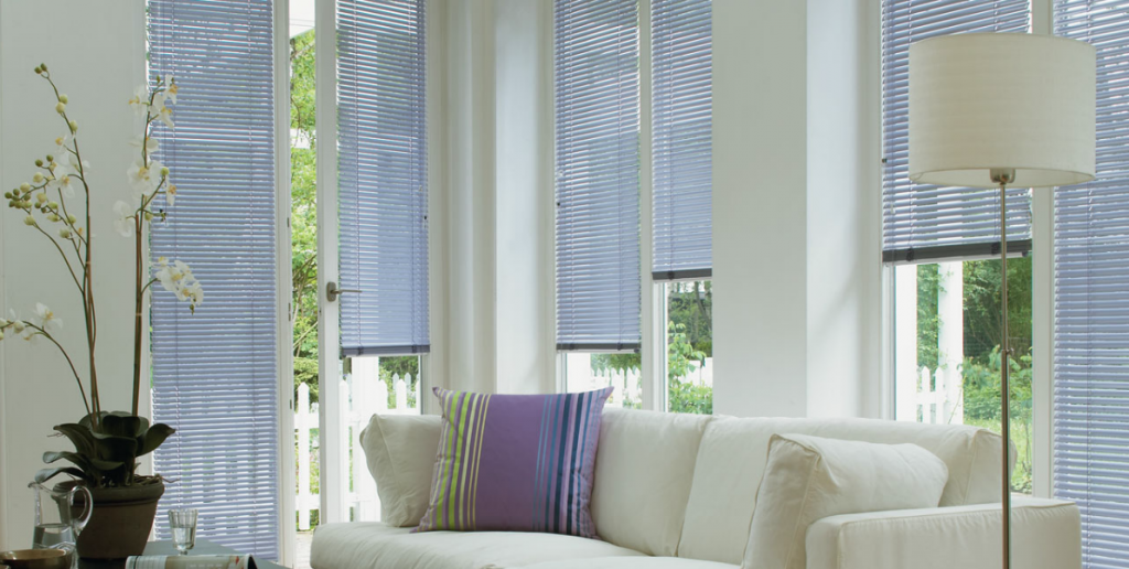 horizontal blinds in the interior