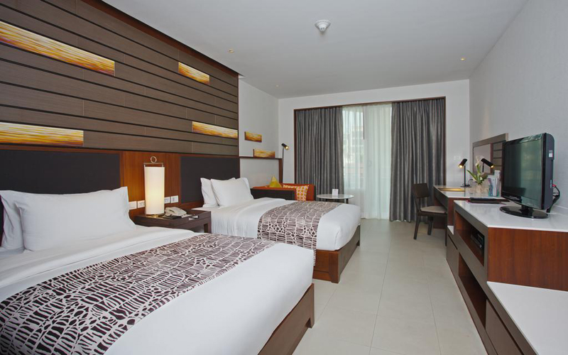 HOLIDAY INN PHUKET 4