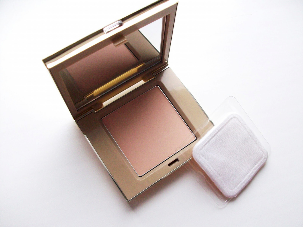 Compact powder