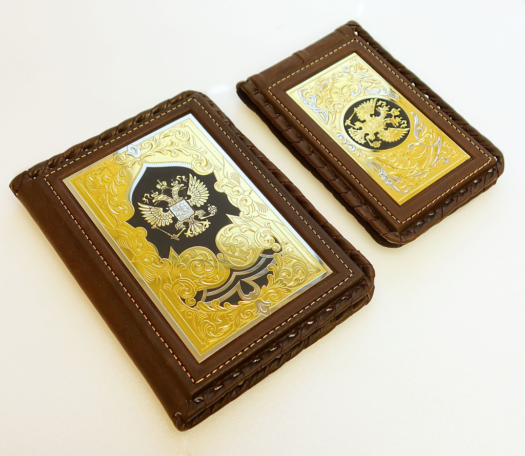 Set of covers on the autodocuments, leather business card holders