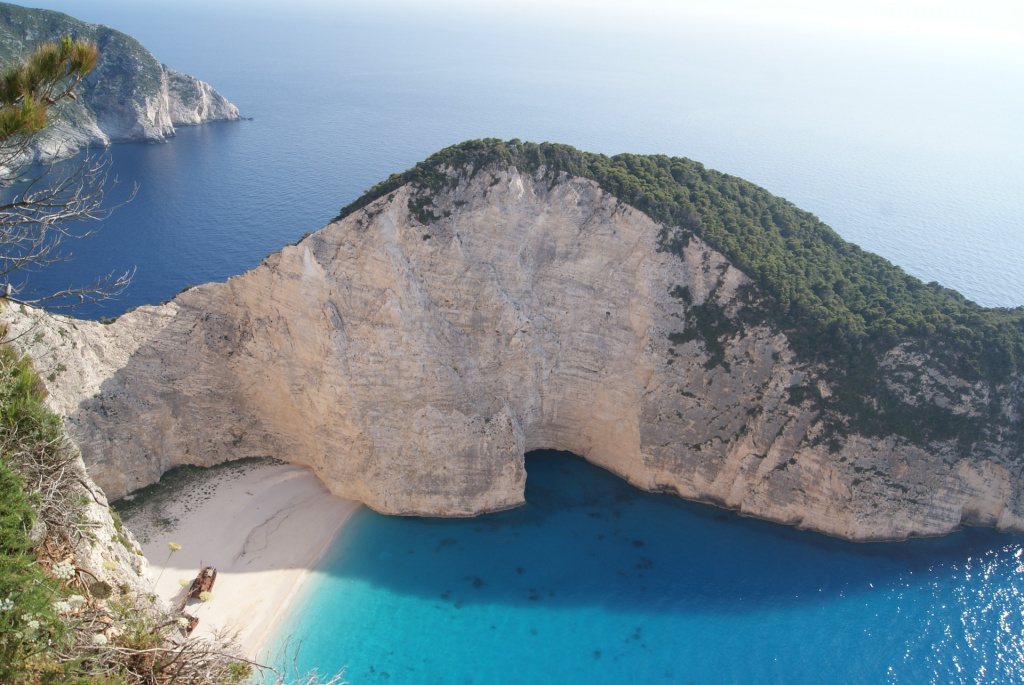 BEACH SHIPPING (SHIPWRECK BEACH) O. ZAKINTO.jpg