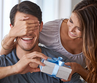 20 best gifts for her husband's birthday